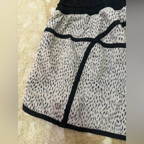 Lululemon Athletica pink black leopard print tracker shorts women’s size 10 SOLD - Picture 6 of 6